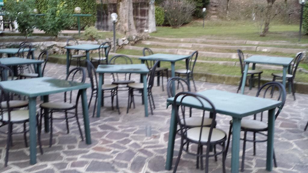 Trattoria I Bodega Otel Abbadia Lariana Oda fotoğraf